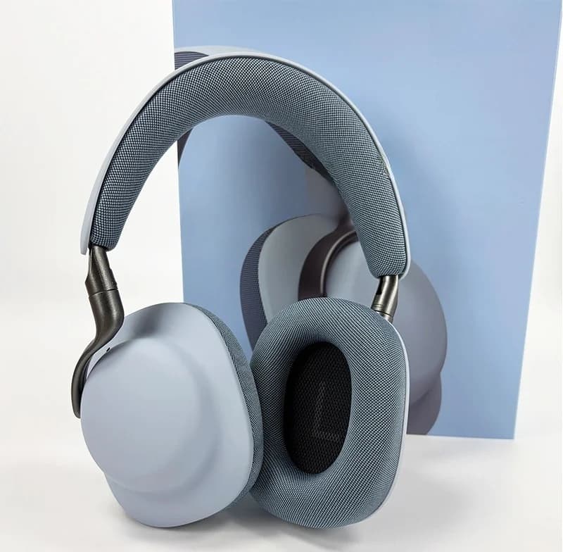 Wireless Over-Ear Headphones with Active Noise Cancelling and Magnetic Earcups