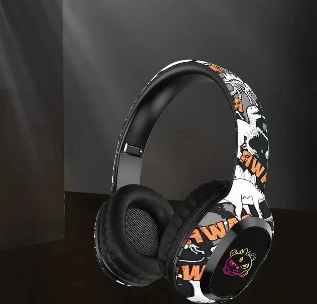 Korvanpäälliset Bluetooth-kuulokkeet FM-radiolla ja LED-valoilla