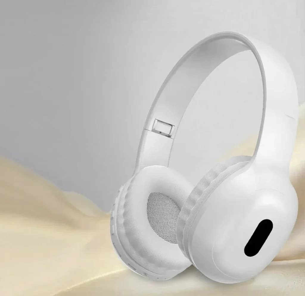 Ylikorvakuulokkeet Bluetoothilla, TF-korttipaikalla ja AUX-tulolla