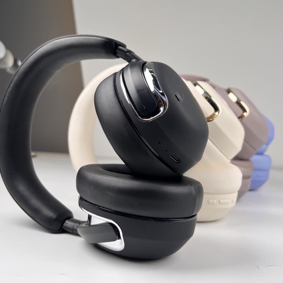 Active Noise Cancelling Wireless Over-Ear Headphones with Mic